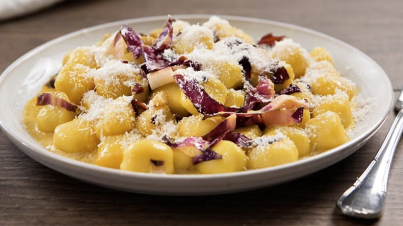 Sapori di Novembre: Gnocchi al radicchio e zafferano